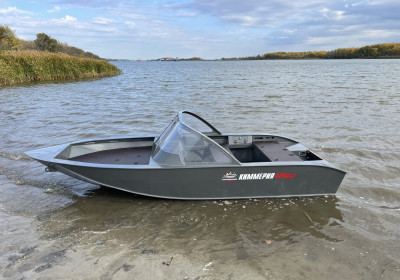 Лодка из Пнд Киммерия 420DCX Fish