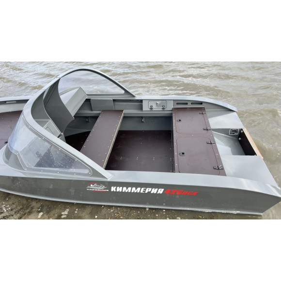 Лодка из Пнд Киммерия 420DCX Fish